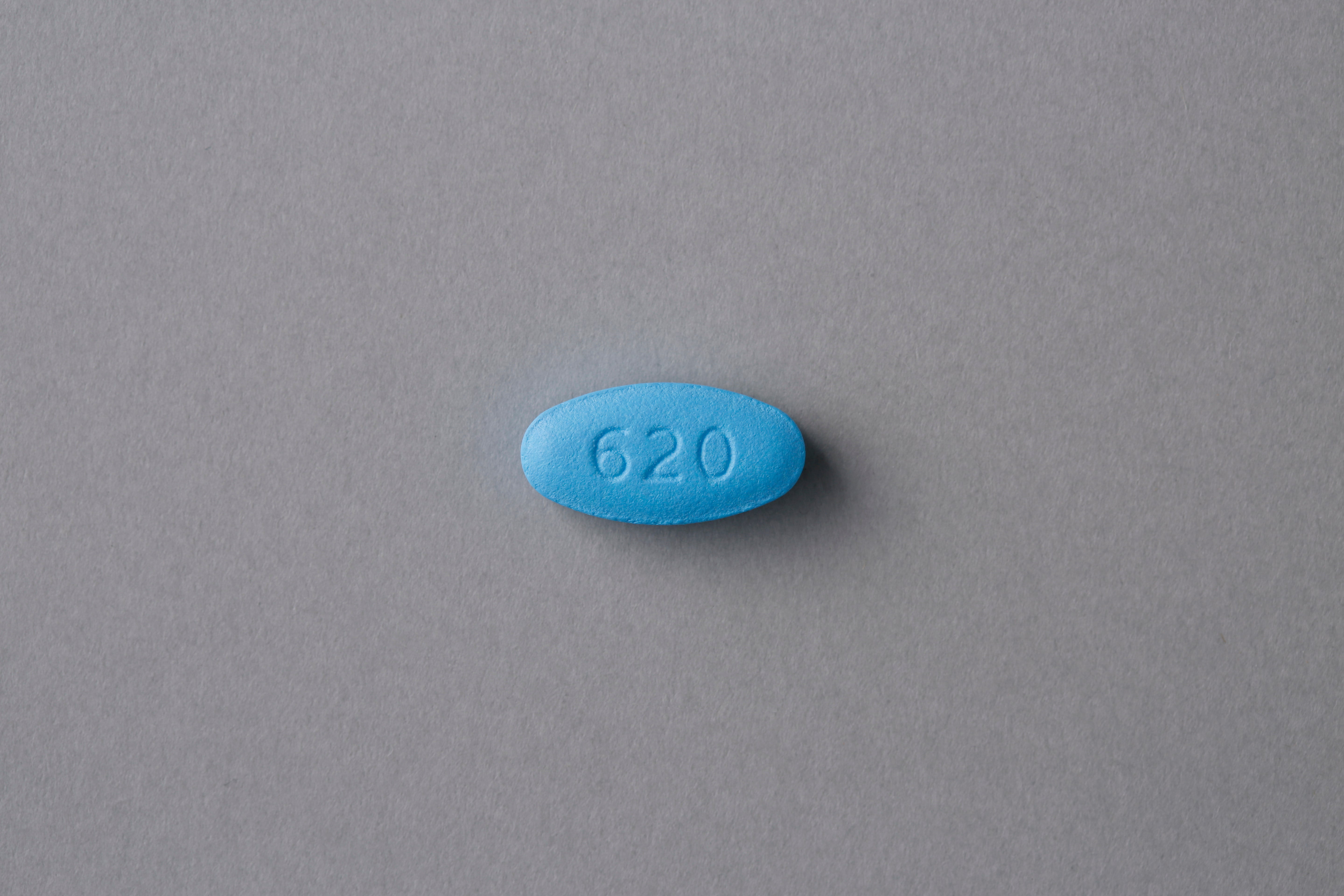 リブテンシティ錠200mg 製剤写真_下面